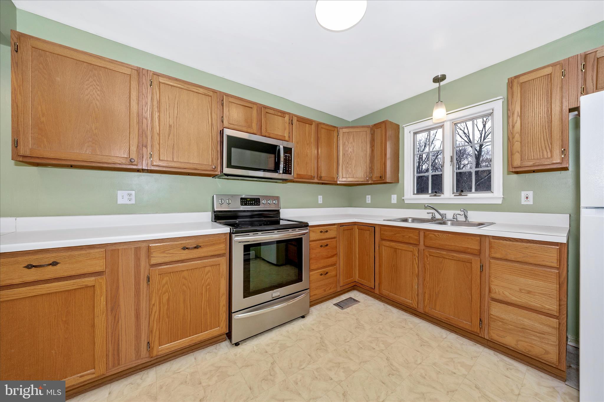 224 SPRING WARBLER WAY