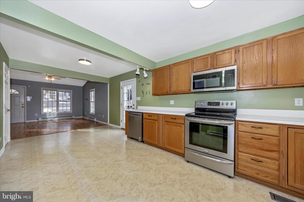 224 SPRING WARBLER WAY