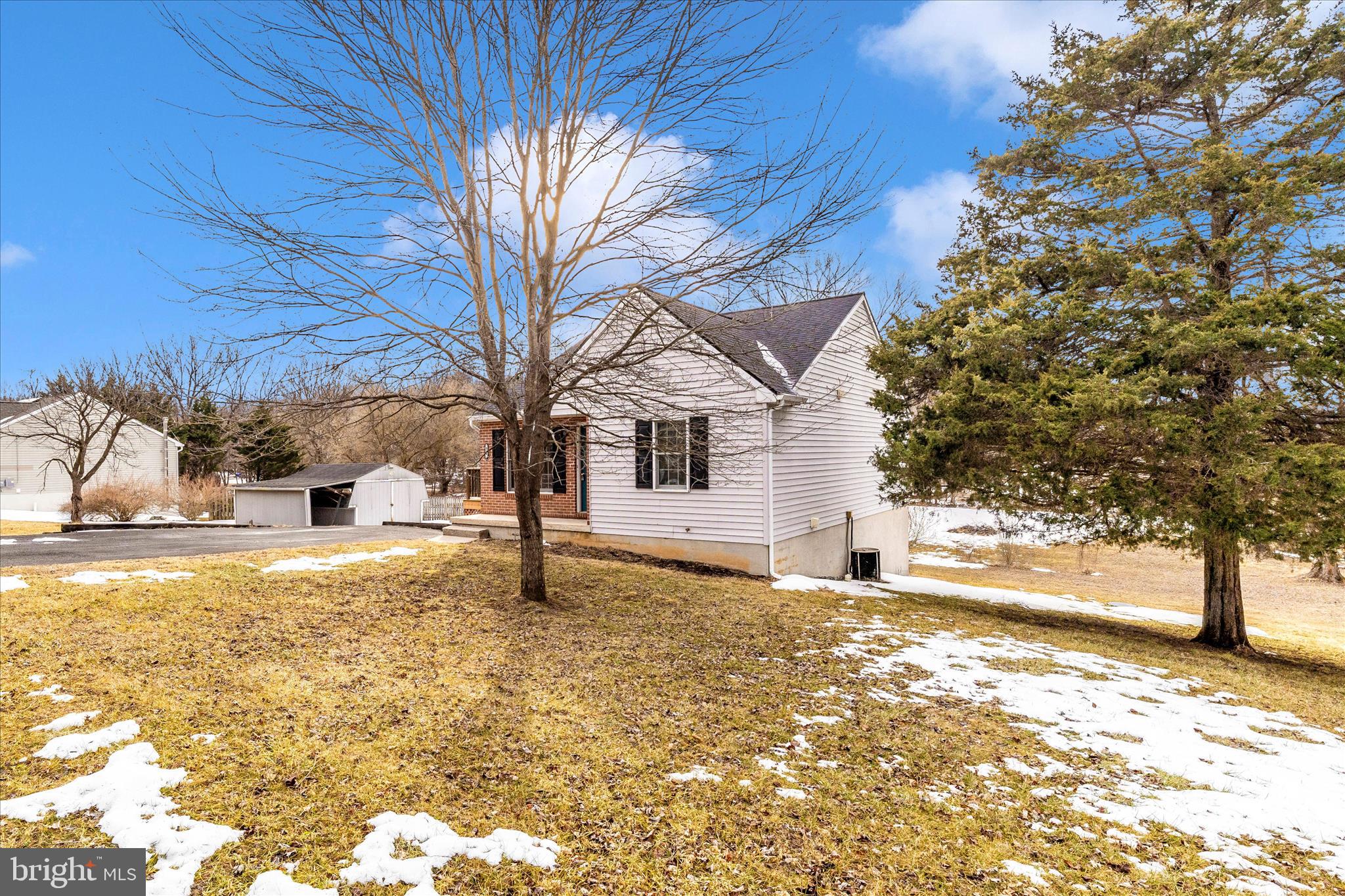 224 SPRING WARBLER WAY