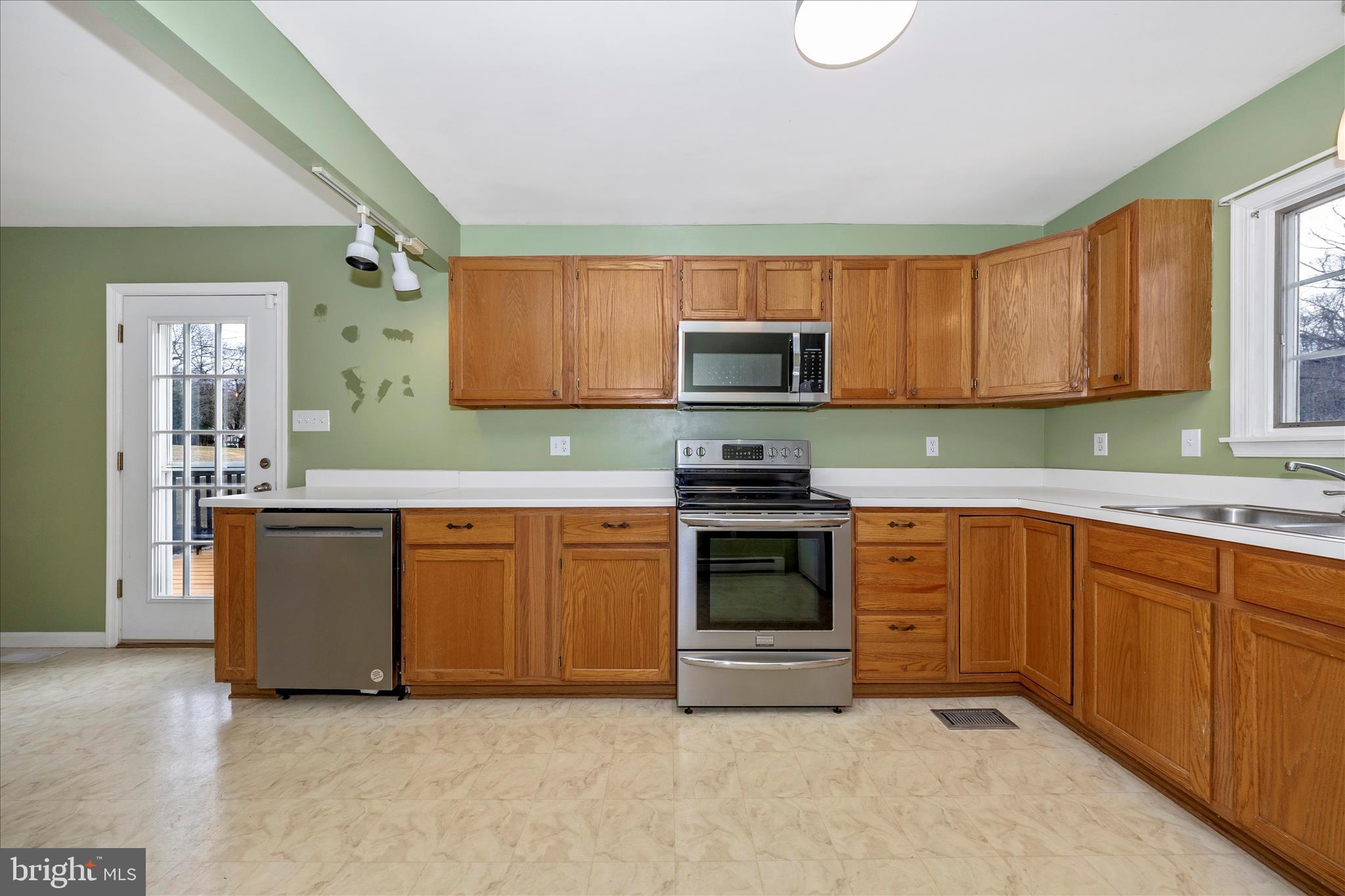 224 SPRING WARBLER WAY