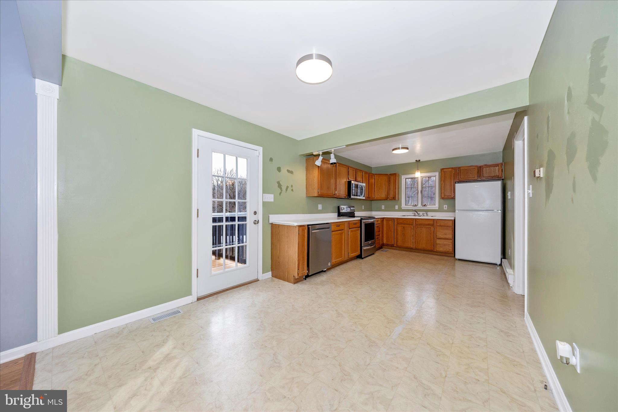 224 SPRING WARBLER WAY