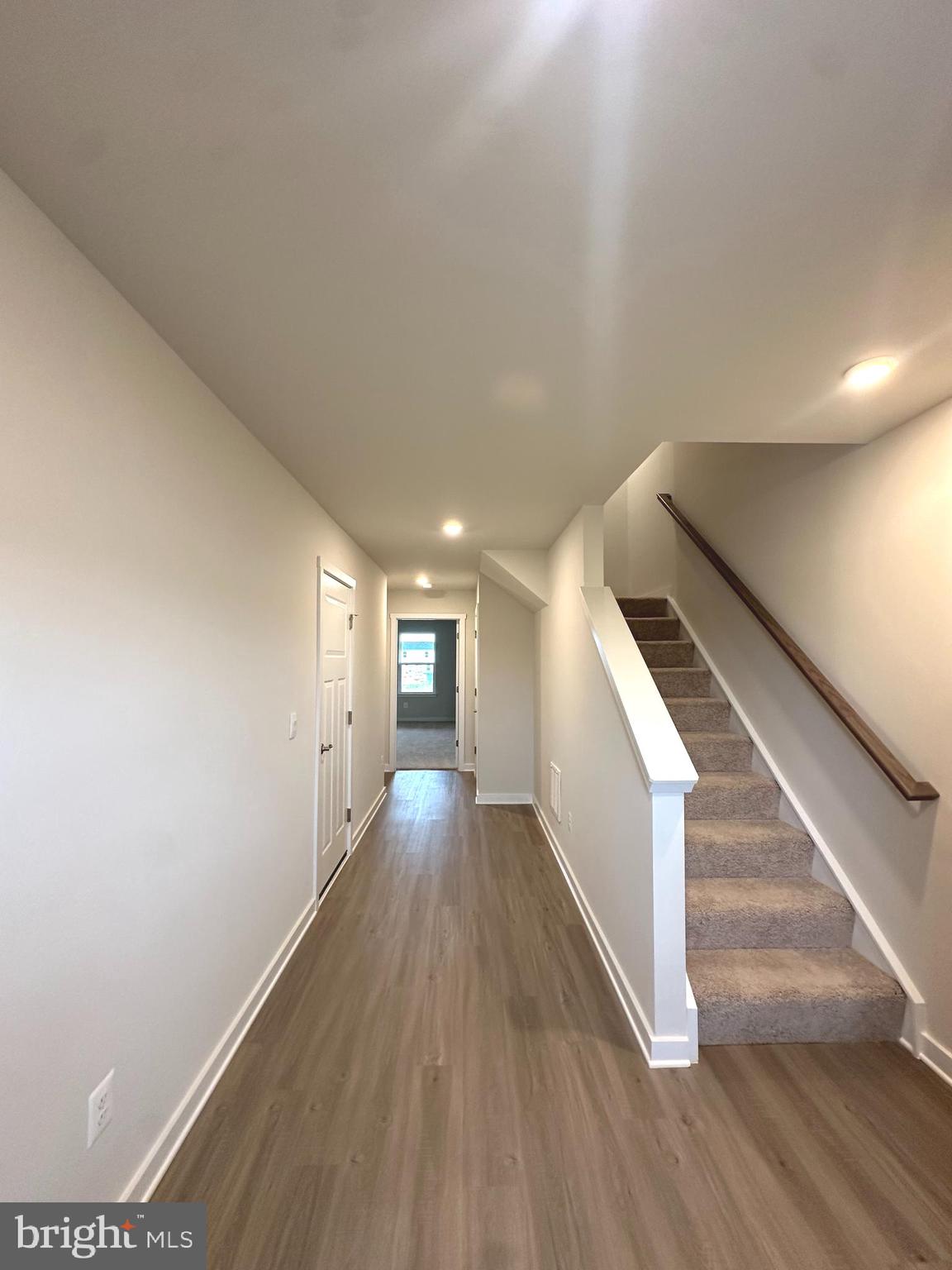 369 HUNTWELL W AVE