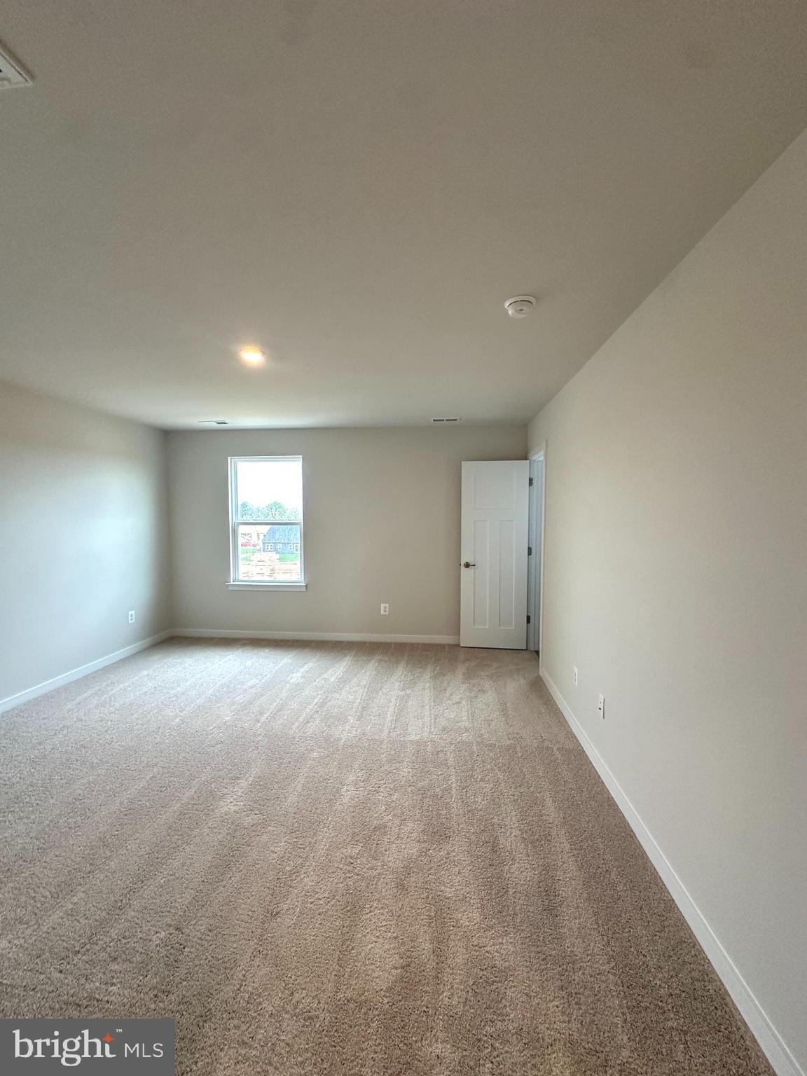 369 HUNTWELL W AVE