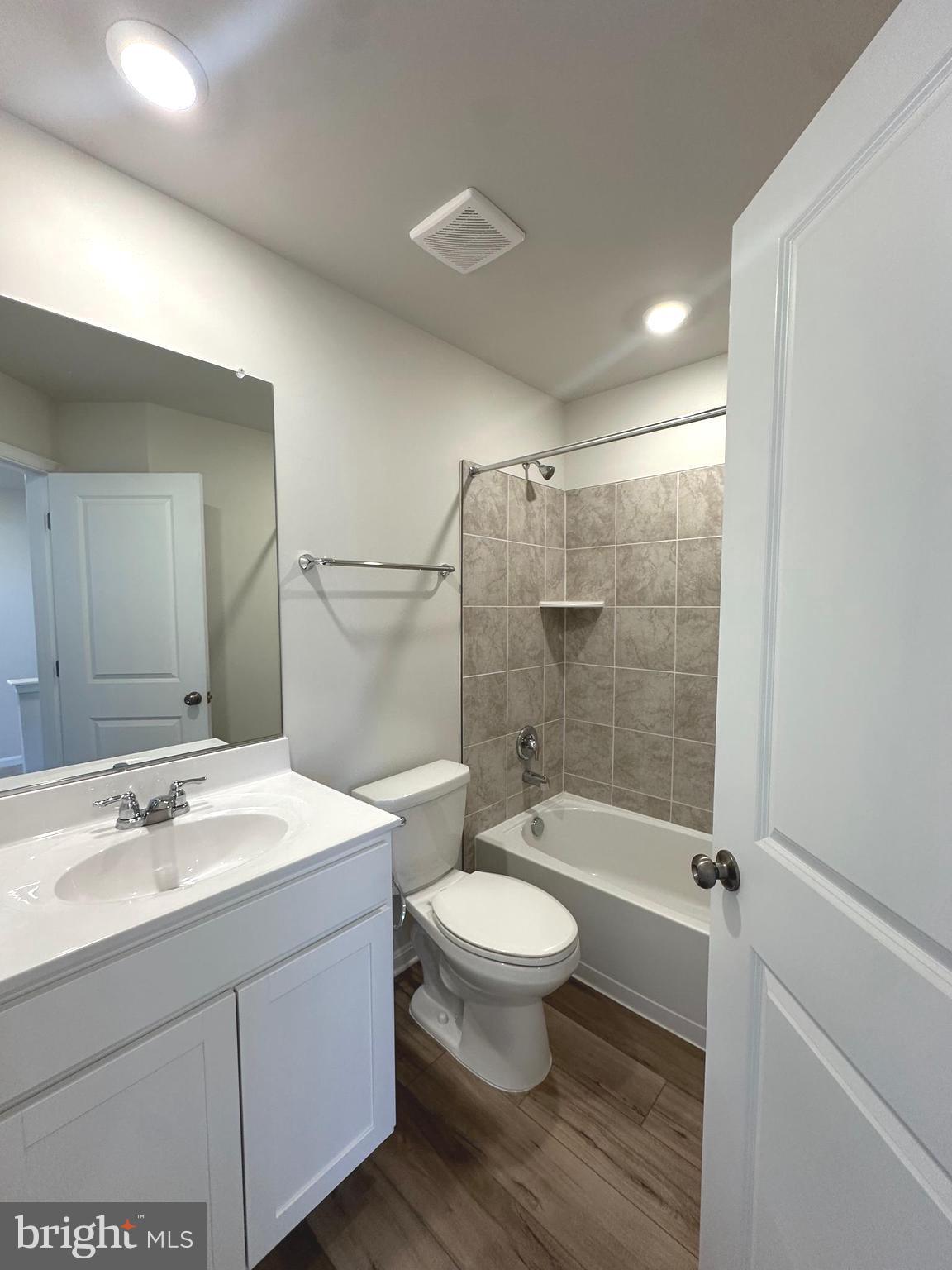 439 SEEBACK DRIVE 255 LANCASTER