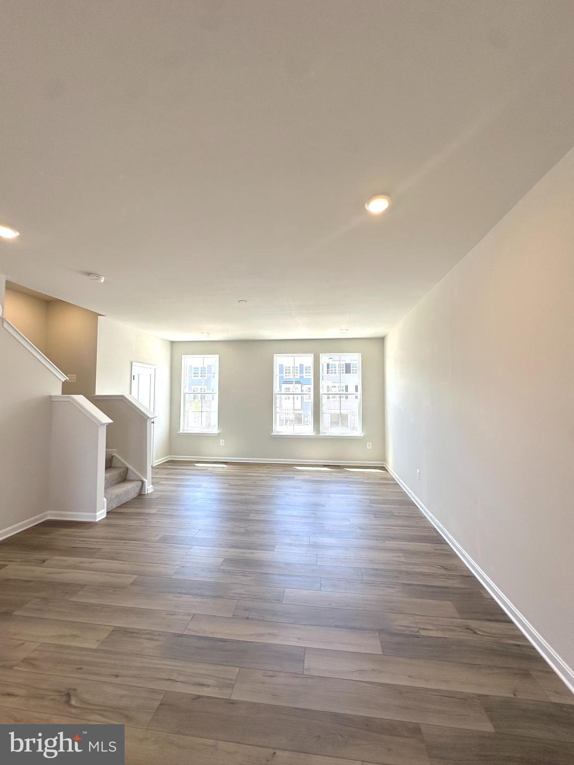 439 SEEBACK DRIVE 255 LANCASTER