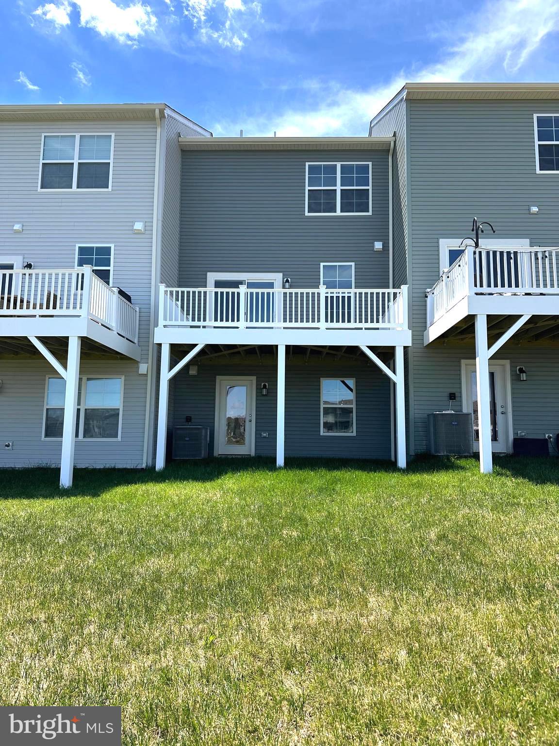 439 SEEBACK DRIVE 255 LANCASTER