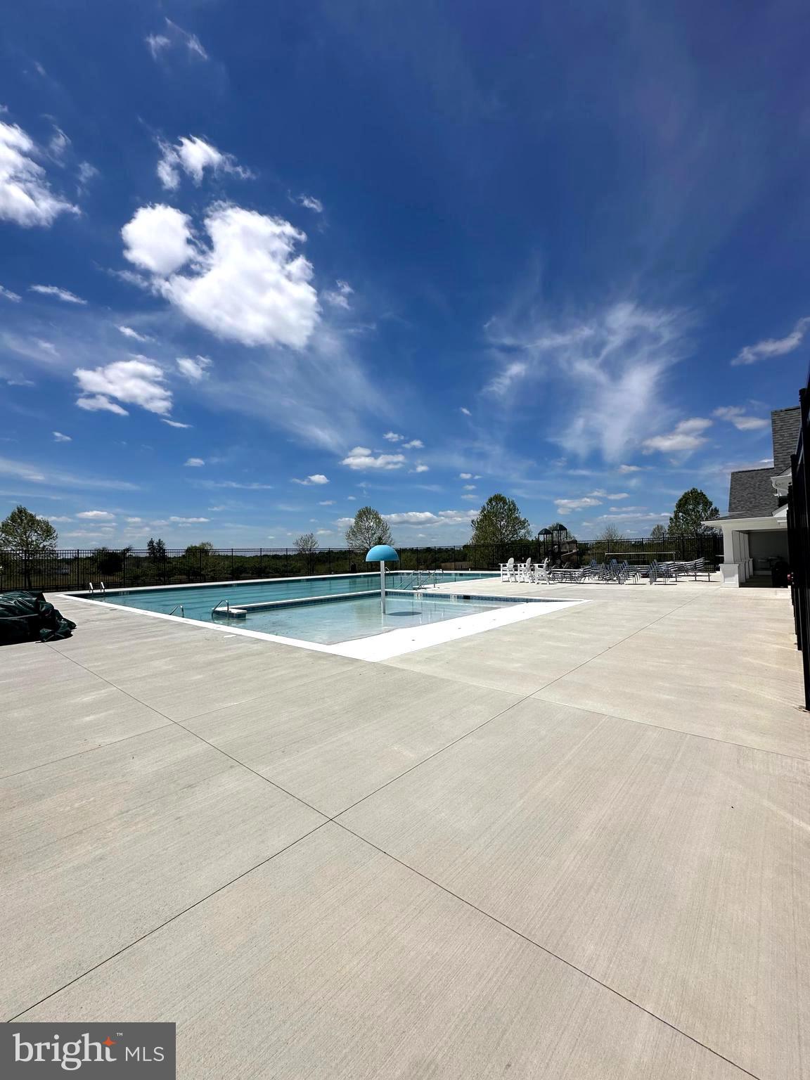 439 SEEBACK DRIVE 255 LANCASTER