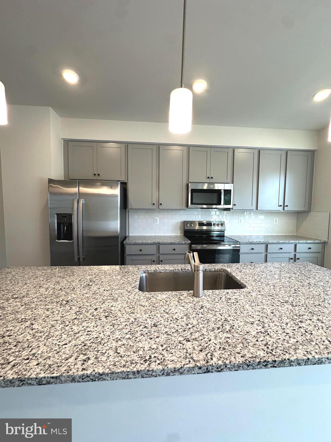 271 SWAN FIELD AVE