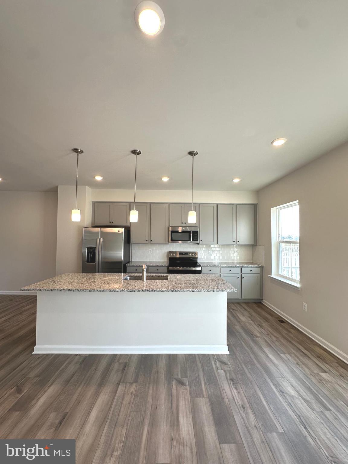 271 SWAN FIELD AVE