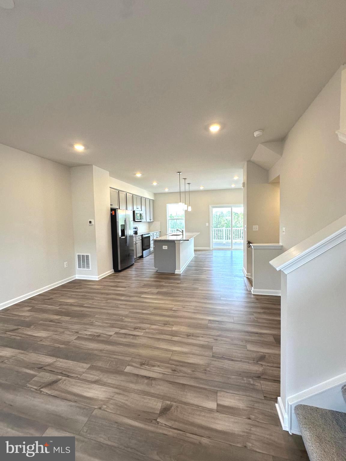 271 SWAN FIELD AVE
