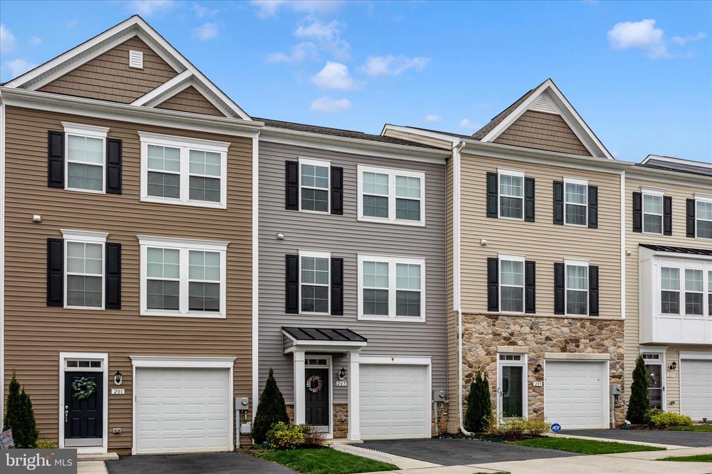 205 UNION RIDGE DRIVE