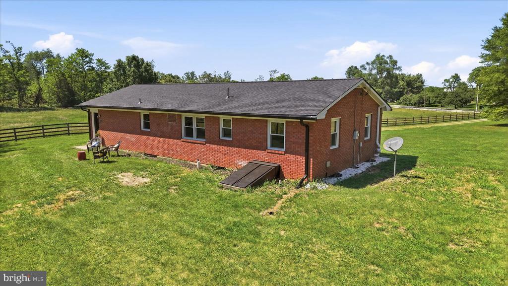 1381 LEETOWN ROAD