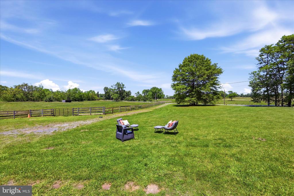 1381 LEETOWN ROAD