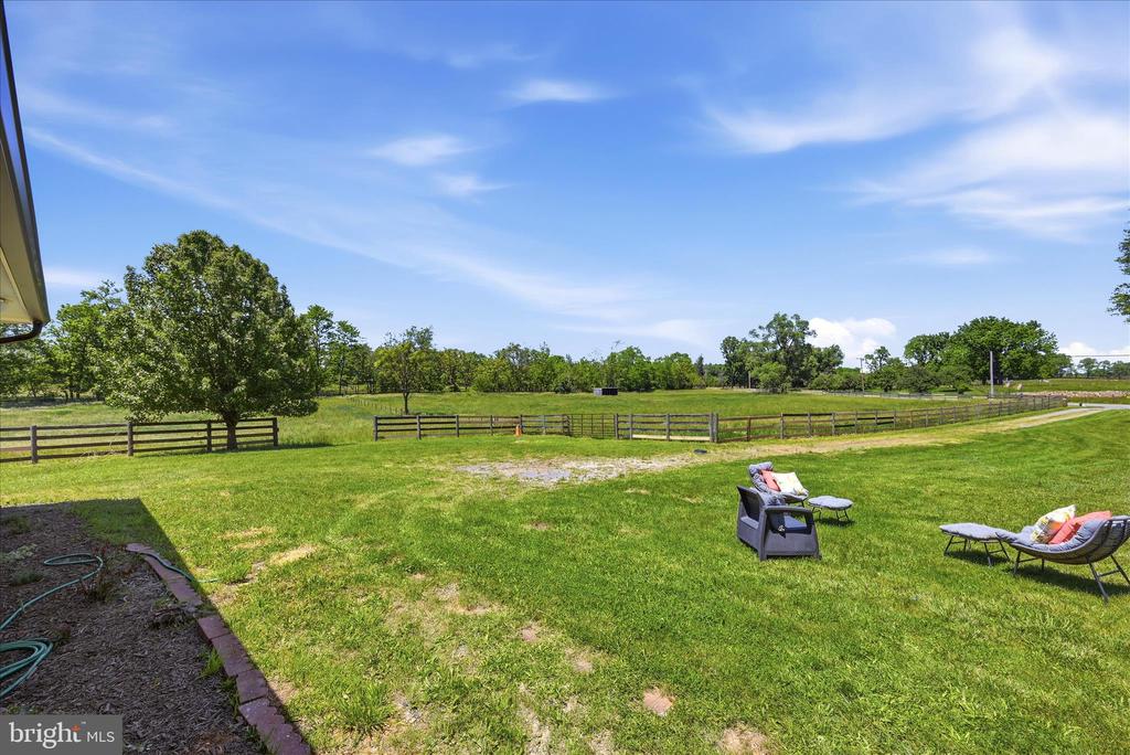 1381 LEETOWN ROAD