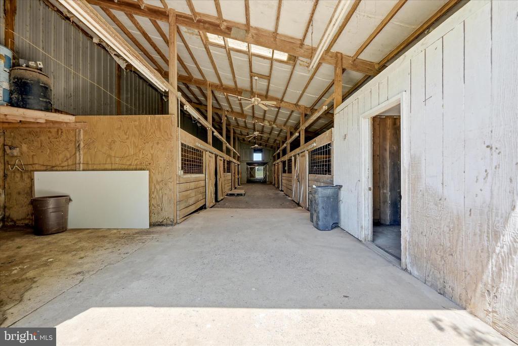 1381 LEETOWN ROAD