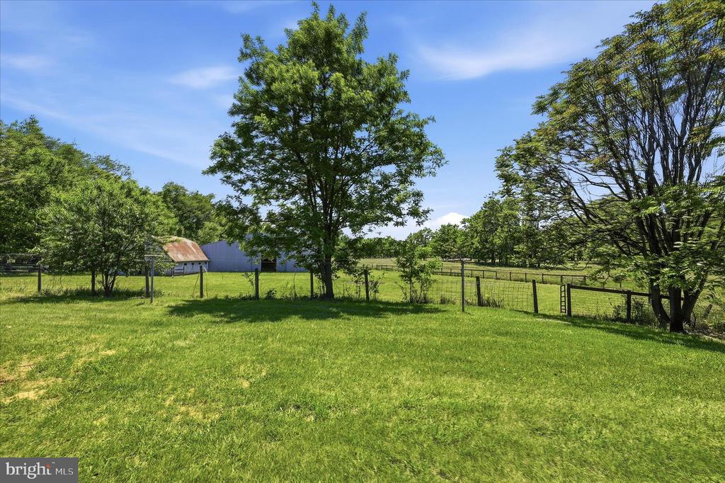 1381 LEETOWN ROAD