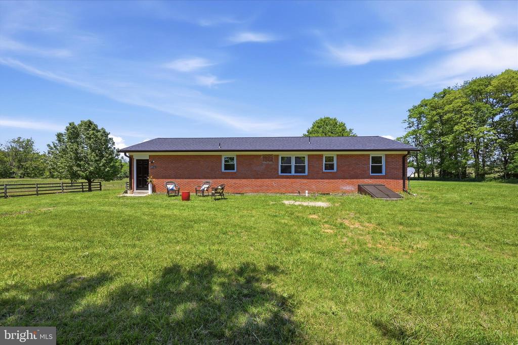 1381 LEETOWN ROAD