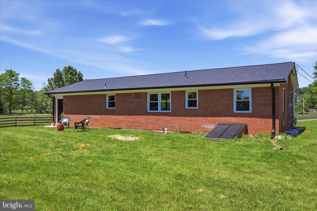 1381 LEETOWN ROAD
