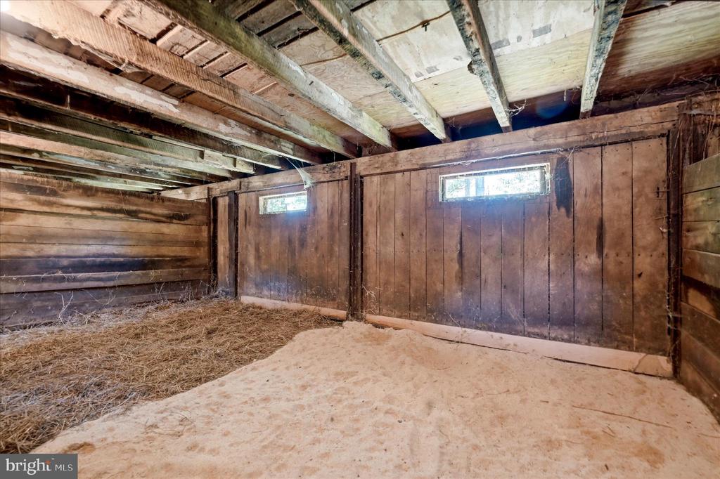 1381 LEETOWN ROAD