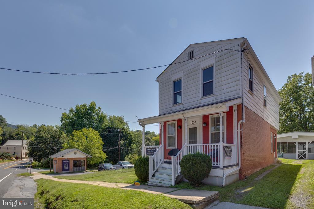1053 W WASHINGTON STREET