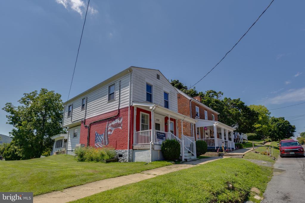 1053 W WASHINGTON STREET