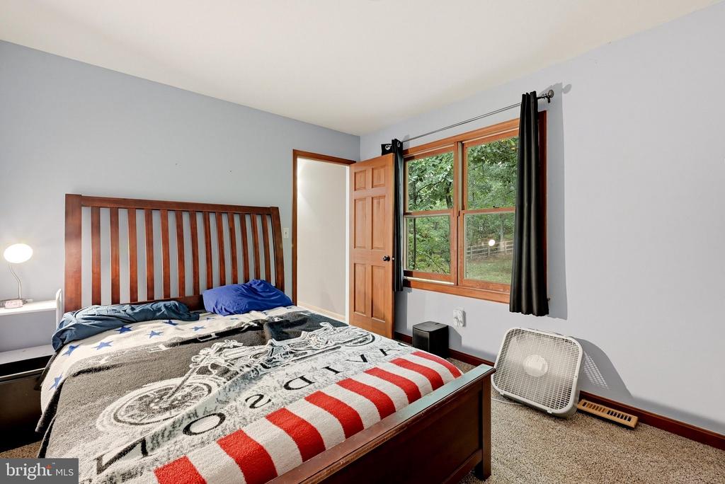 127 127 COOL GLEN CIRCLE