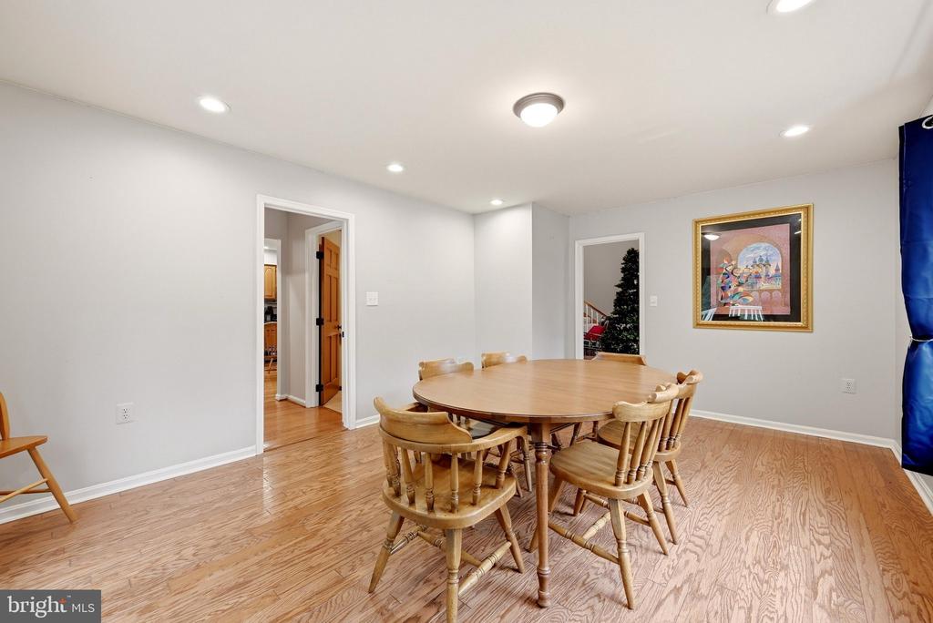 127 127 COOL GLEN CIRCLE