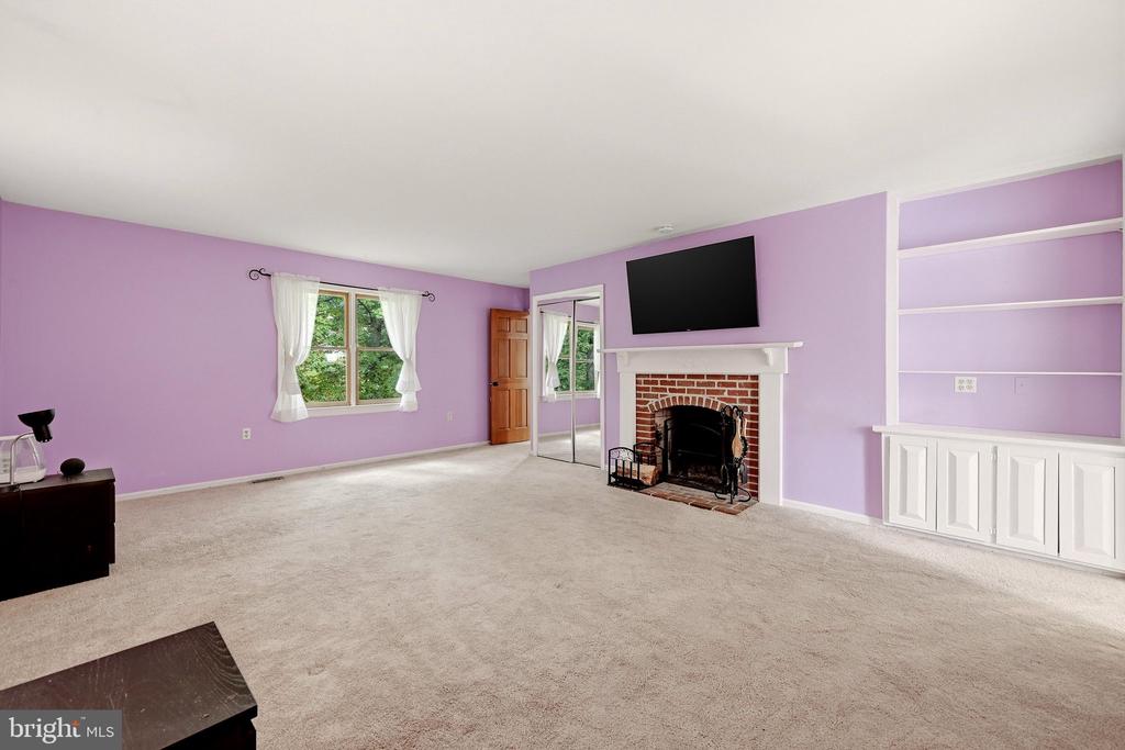 127 127 COOL GLEN CIRCLE