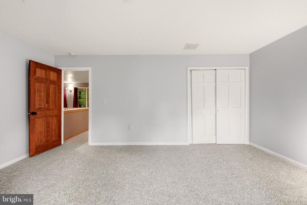 127 127 COOL GLEN CIRCLE