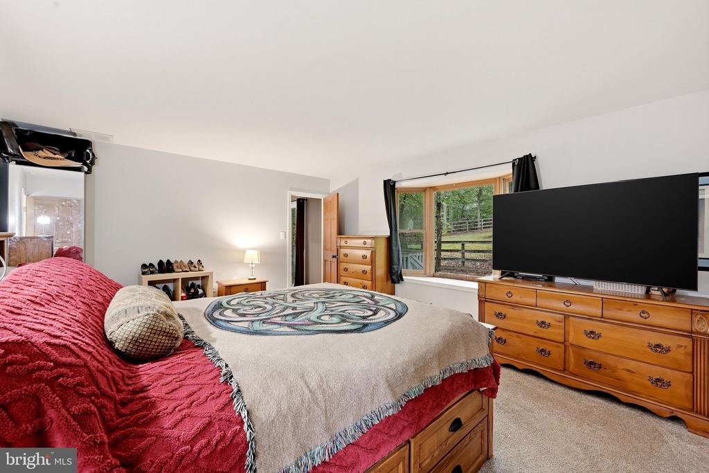 127 127 COOL GLEN CIRCLE