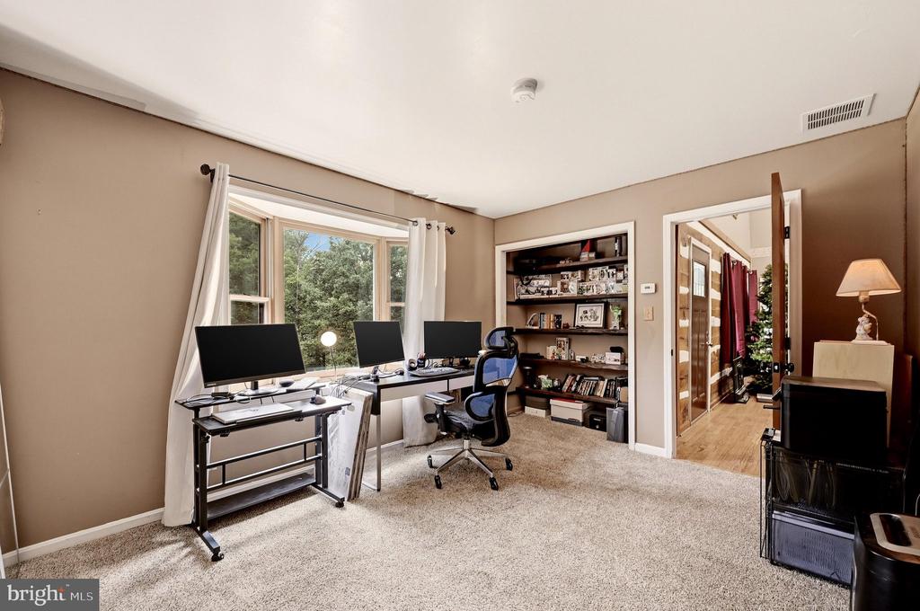 127 127 COOL GLEN CIRCLE