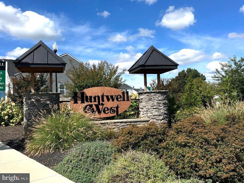HUNTWELL WEST AVENUE