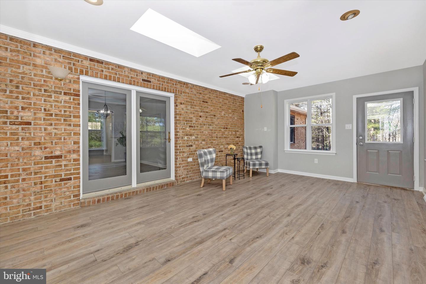 523 Weber LANE