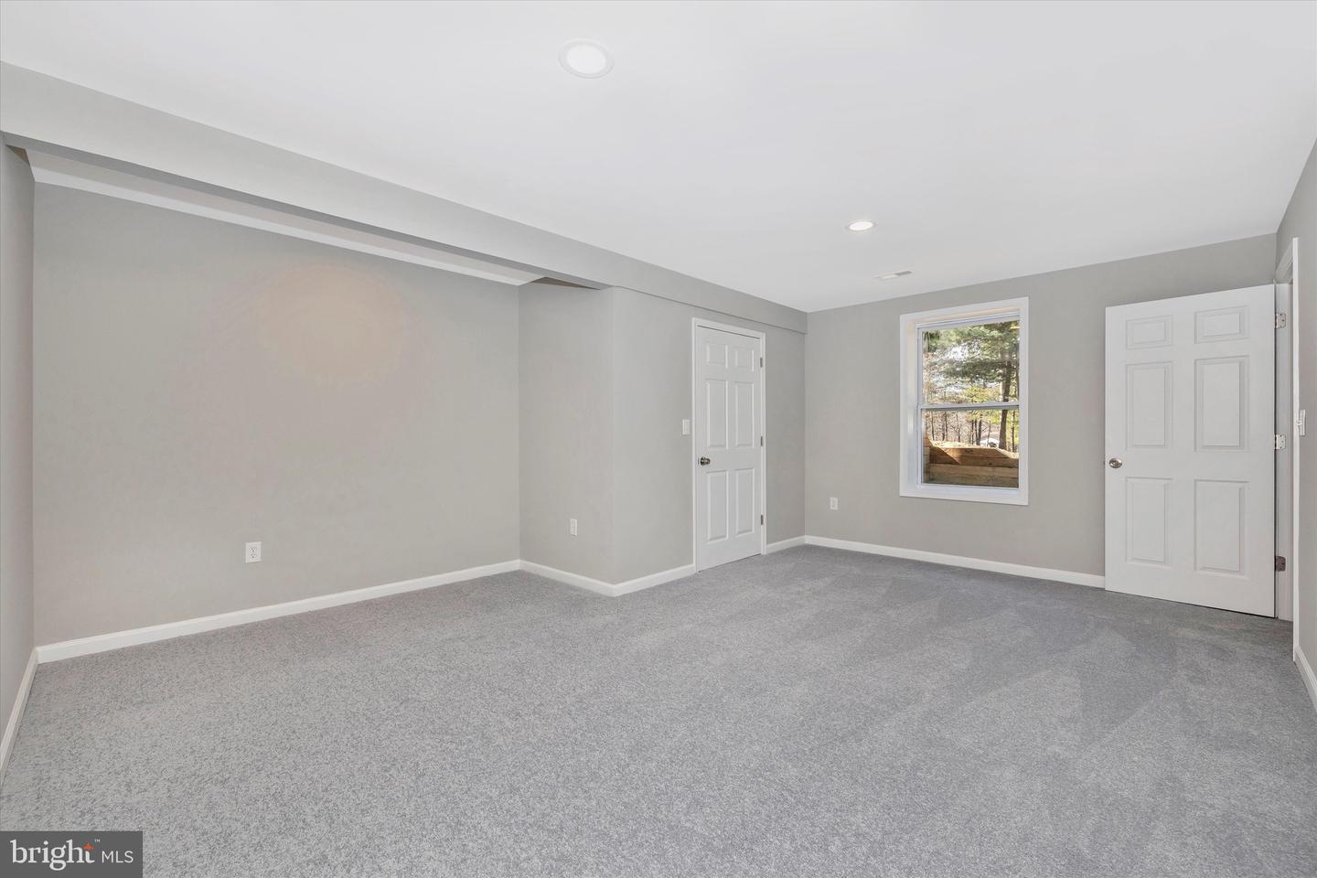 523 Weber LANE