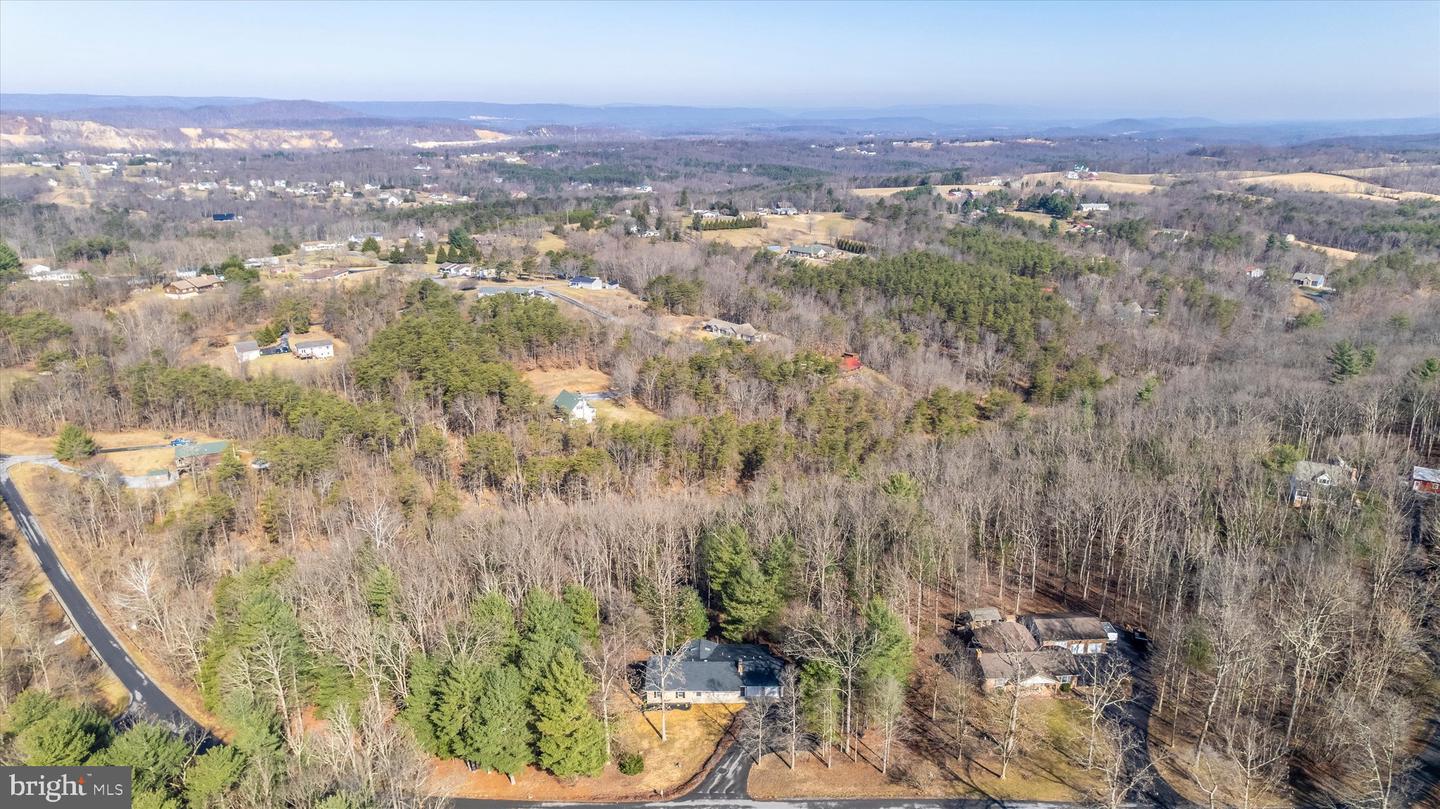 523 Weber LANE