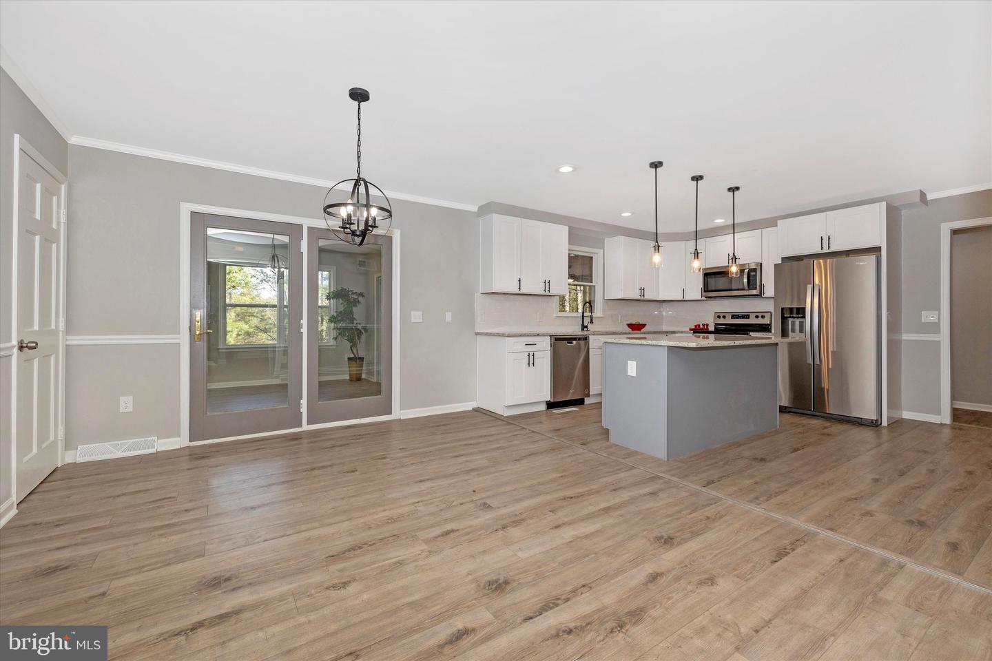 523 Weber LANE