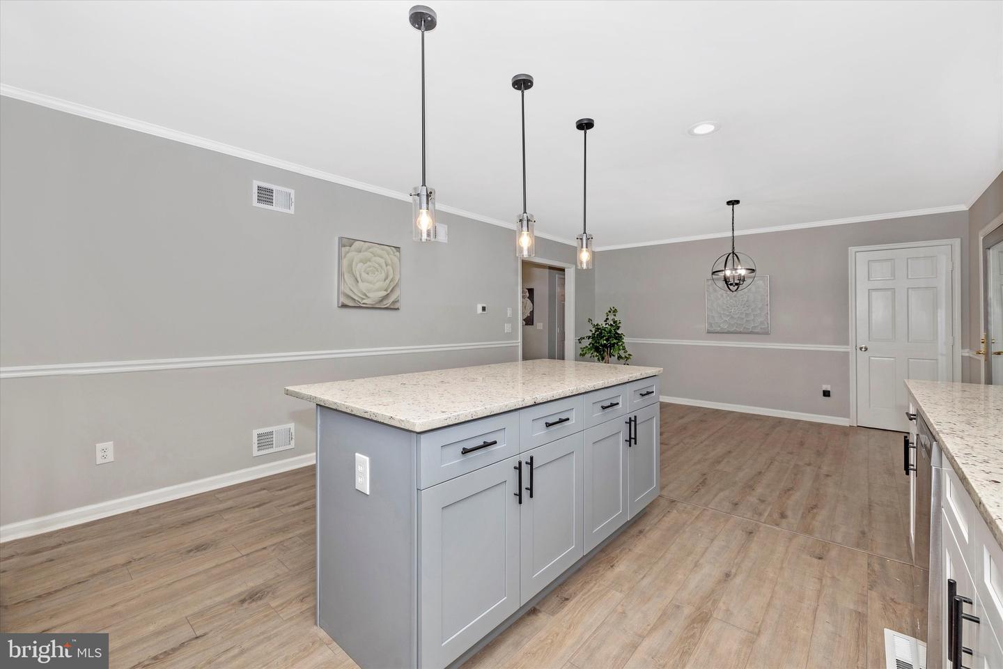 523 Weber LANE