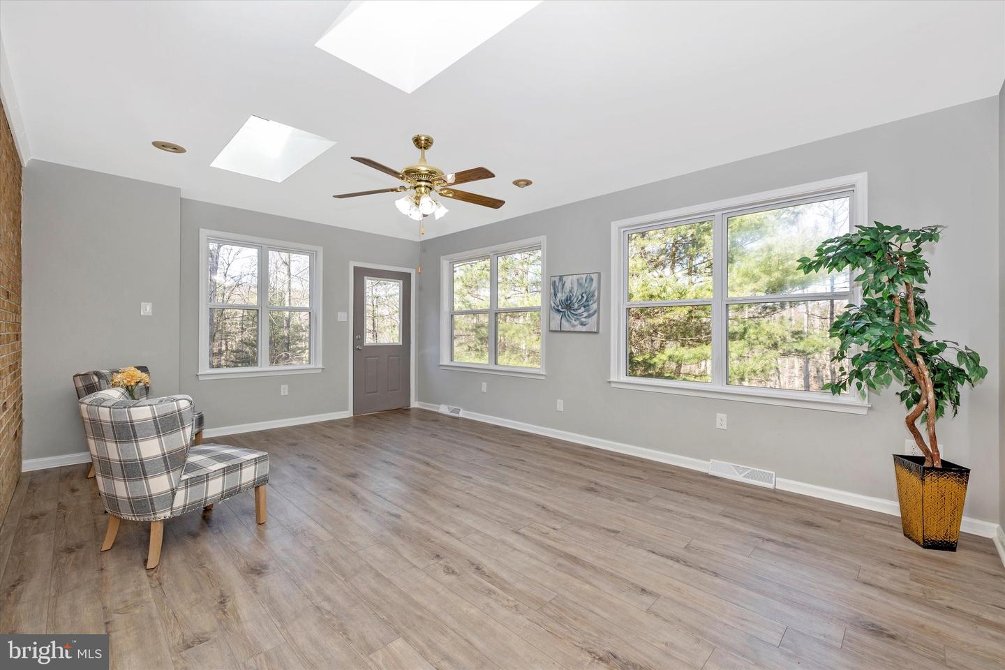 523 Weber LANE