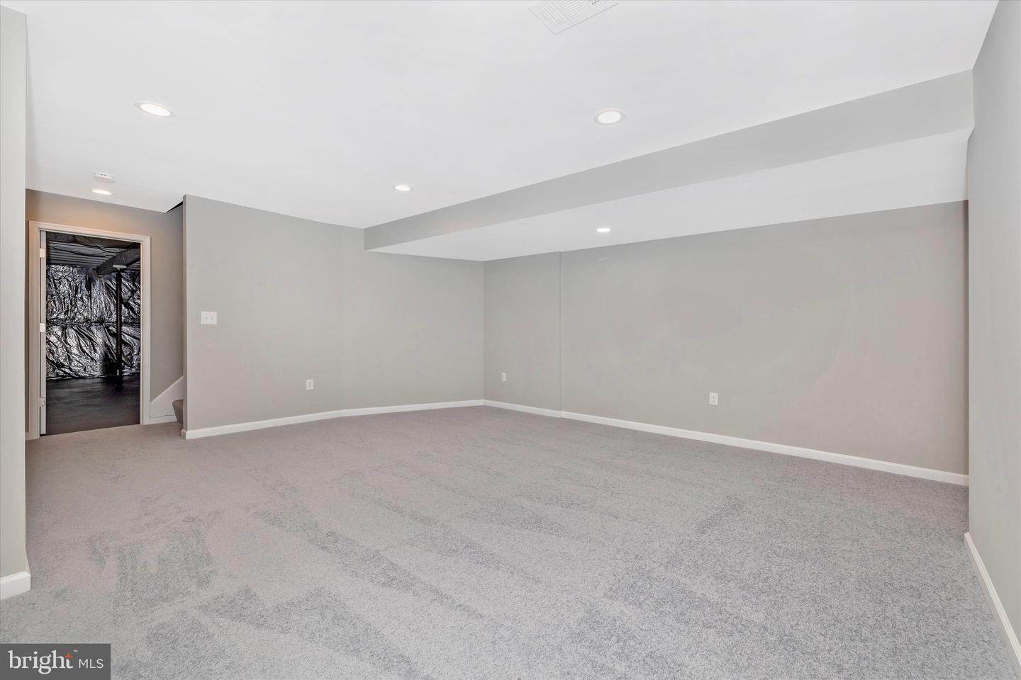 523 Weber LANE