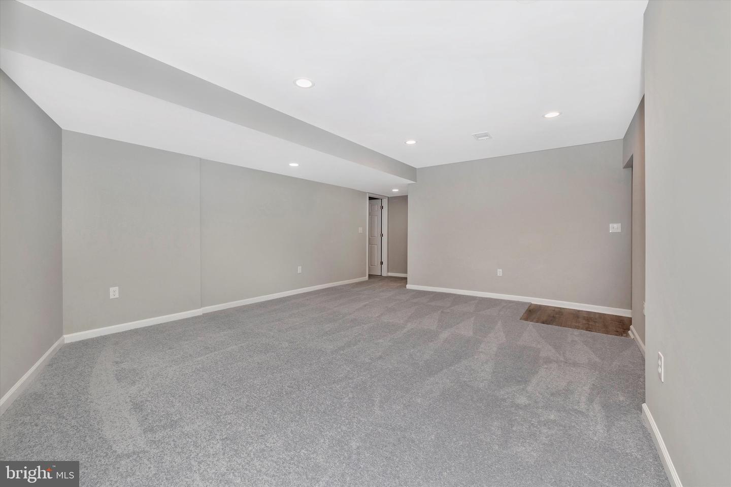 523 Weber LANE