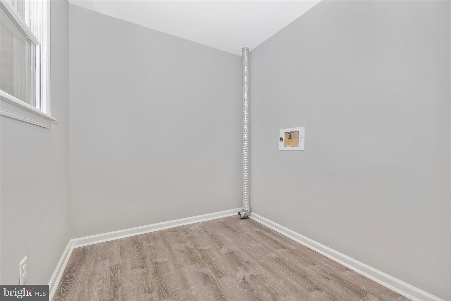 523 Weber LANE