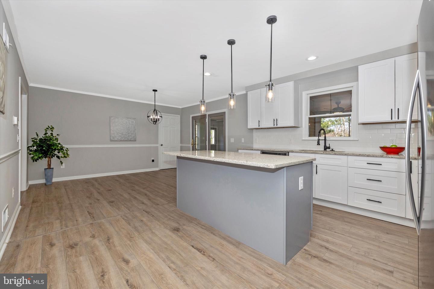 523 Weber LANE