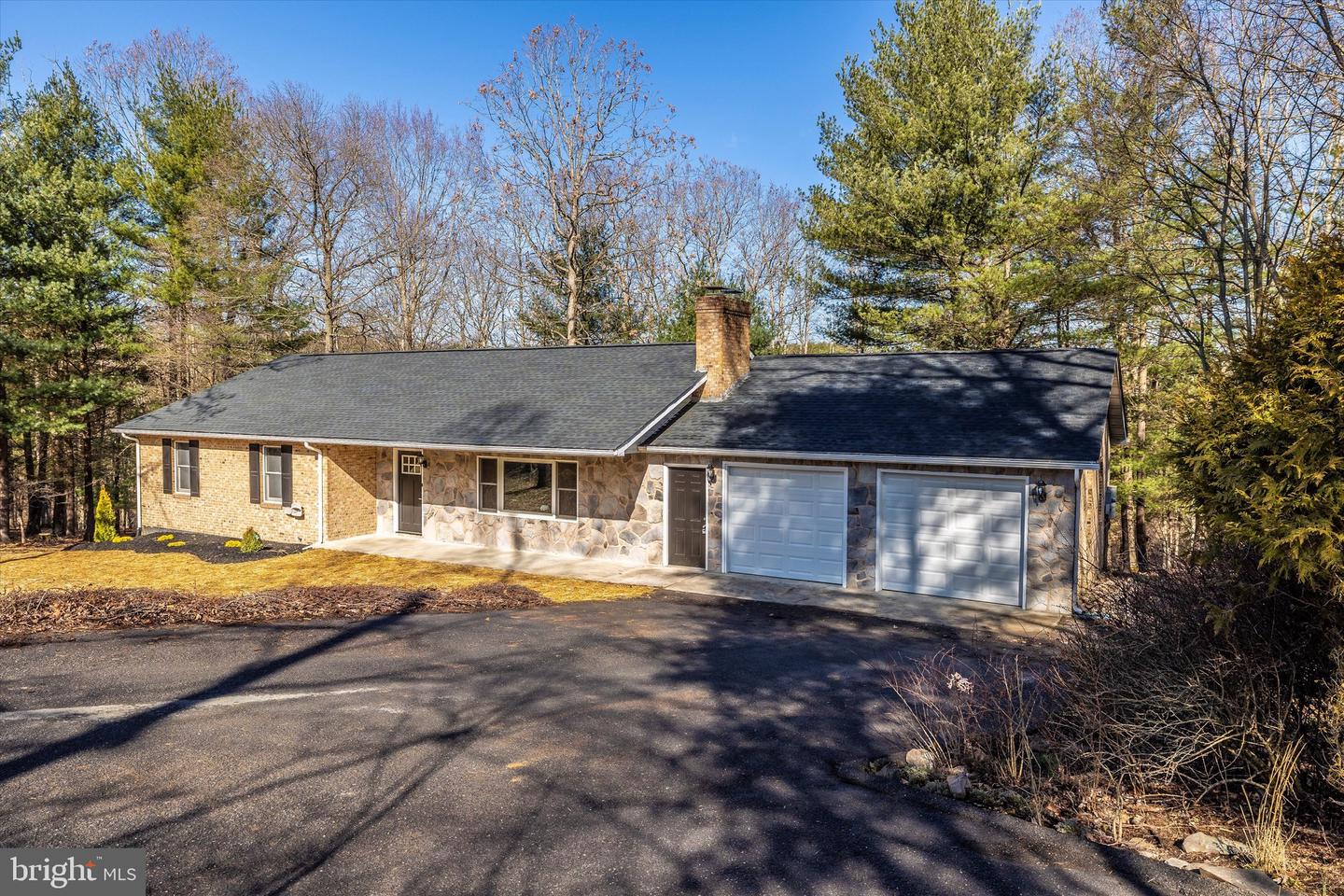 523 Weber LANE