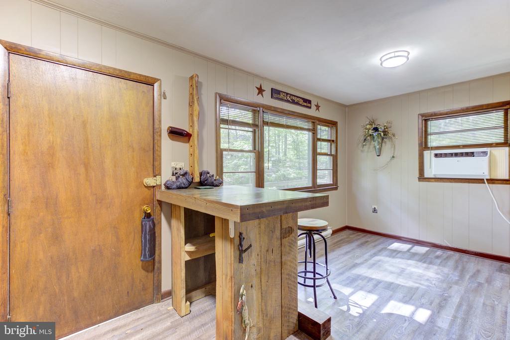 142 Redbud Ln