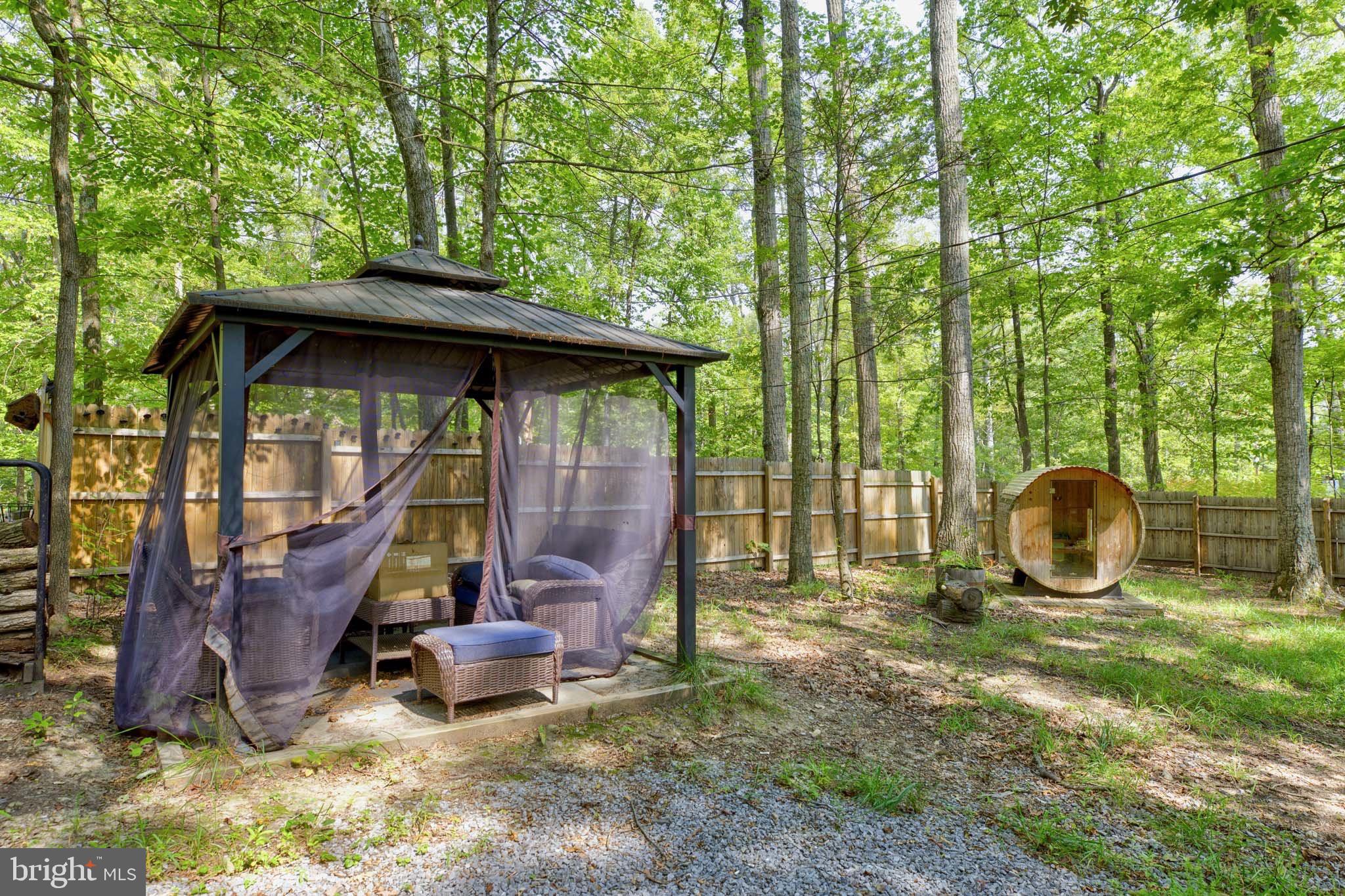 142 Redbud Ln