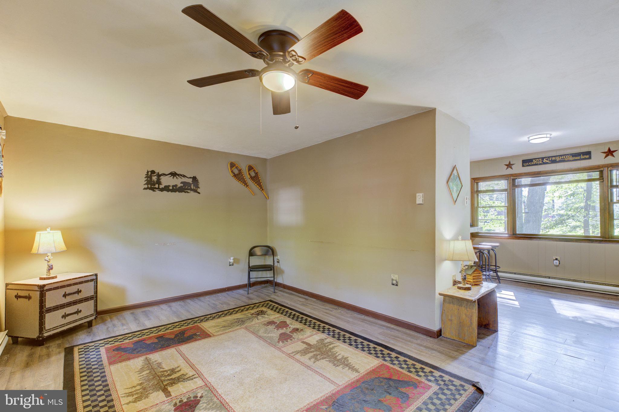 142 Redbud Ln