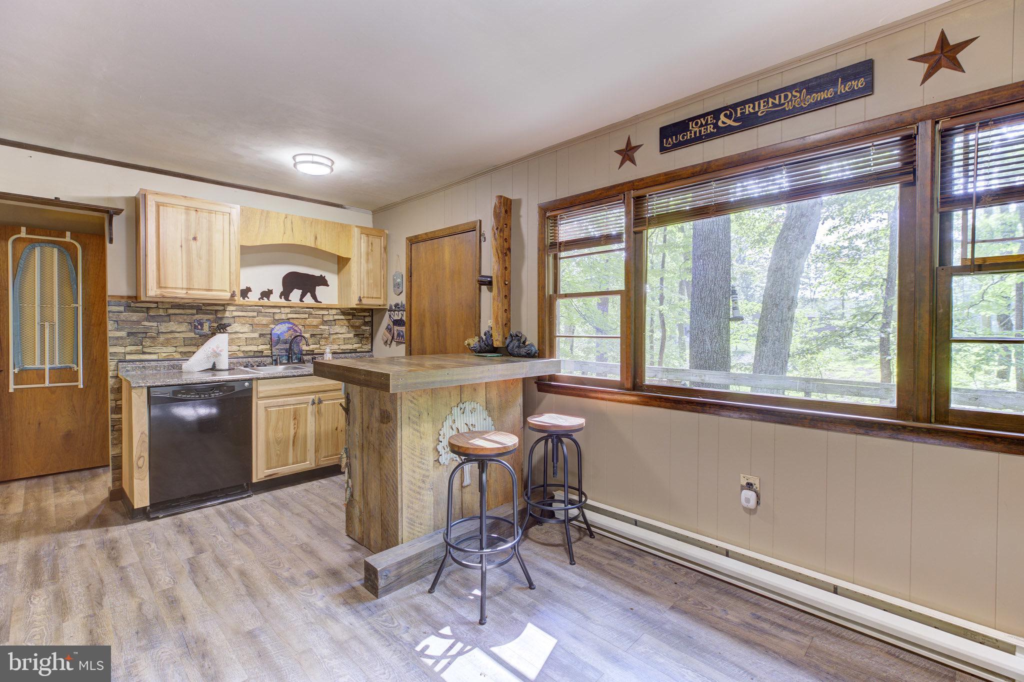 142 Redbud Ln