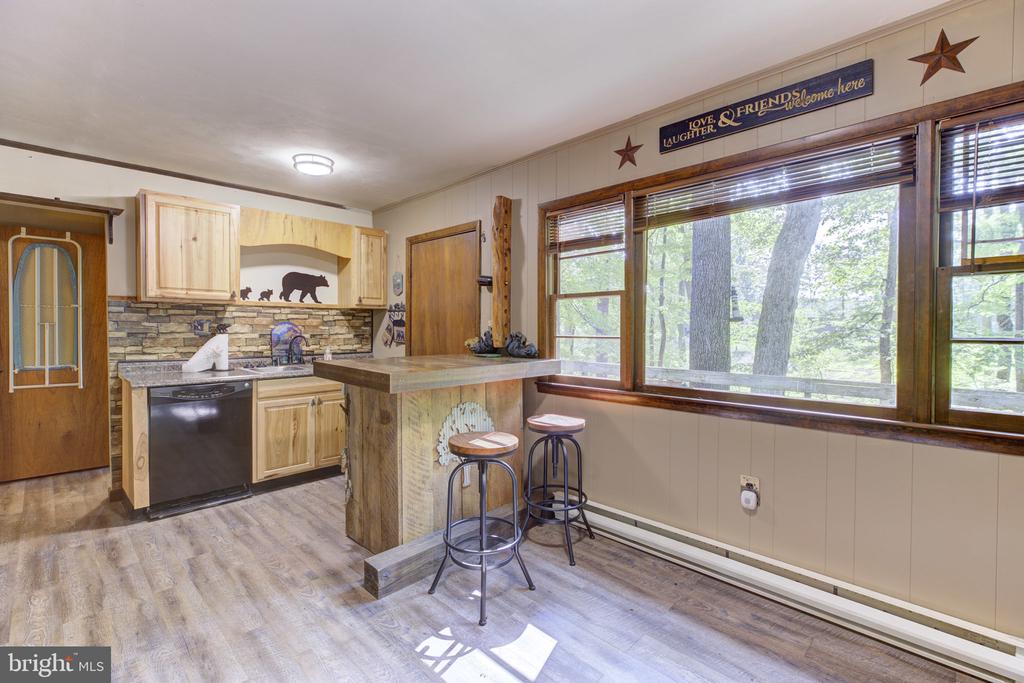142 Redbud Ln