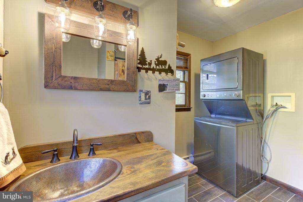 142 Redbud Ln