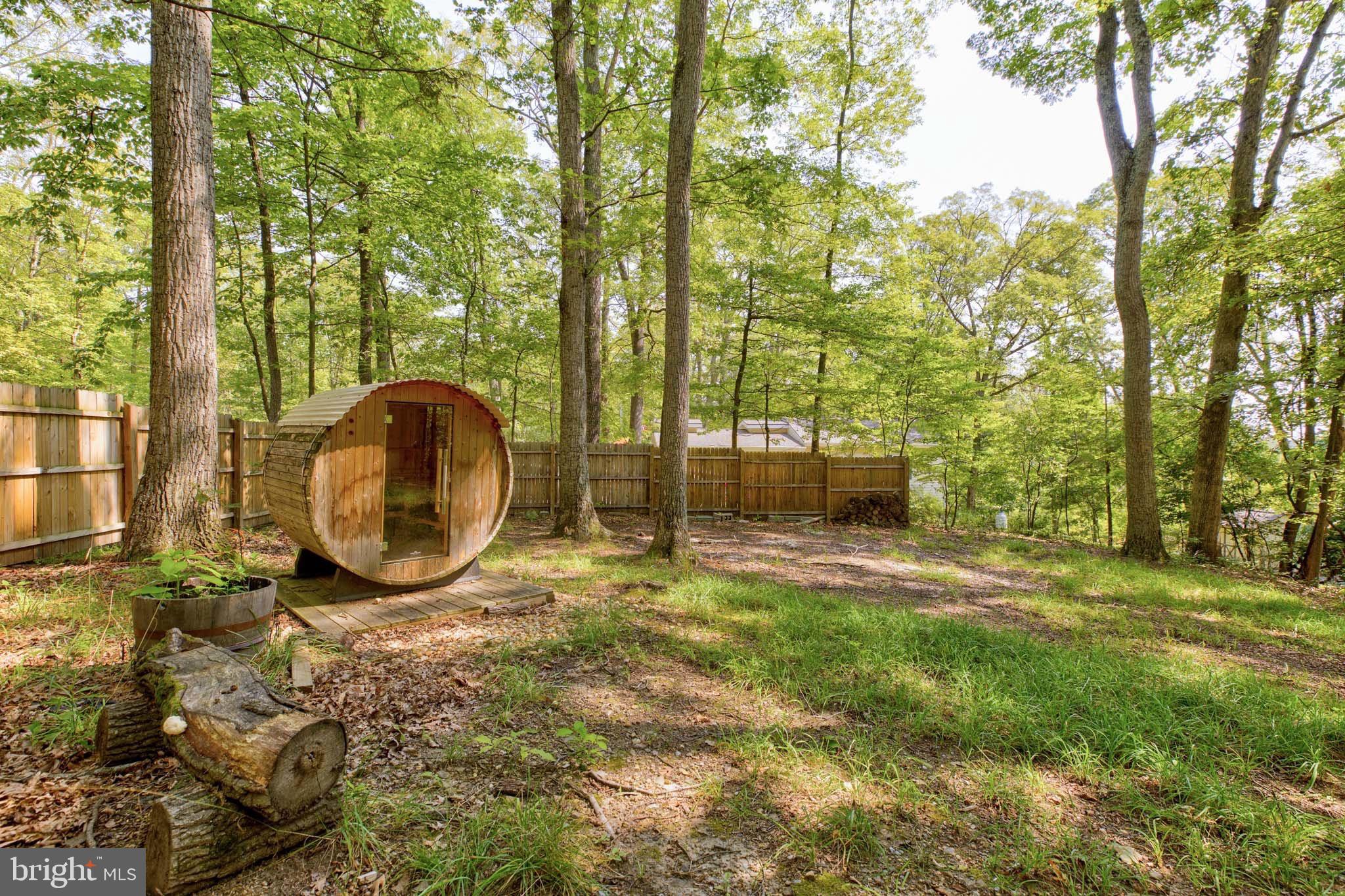 142 Redbud Ln